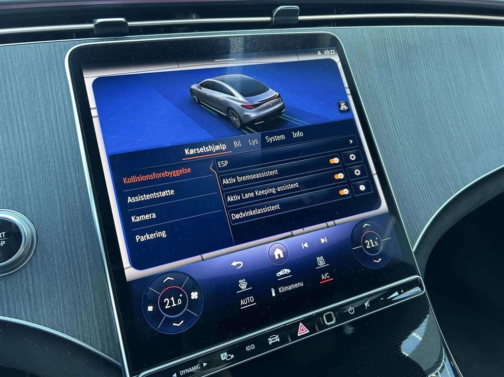 Mercedes-Benz-EQE-image-19