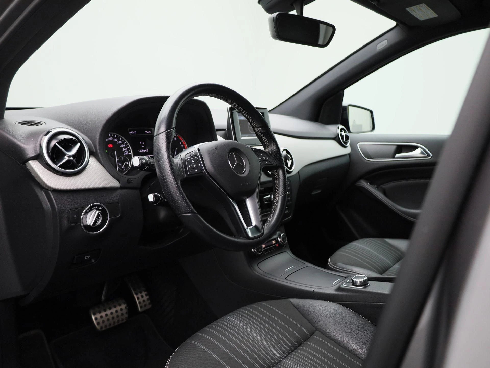 Mercedes-Benz-B-Klasse-image-29