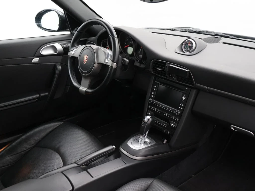 Porsche-911-image-2