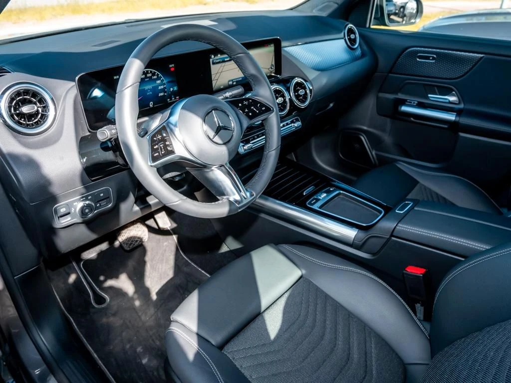 Mercedes-Benz-GLA 200 d-image-8