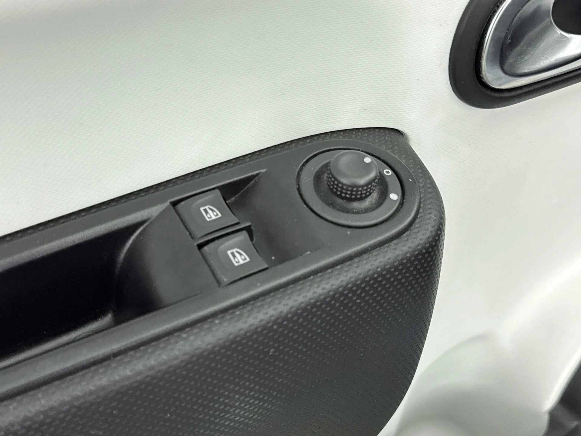 Renault-Twingo-image-17