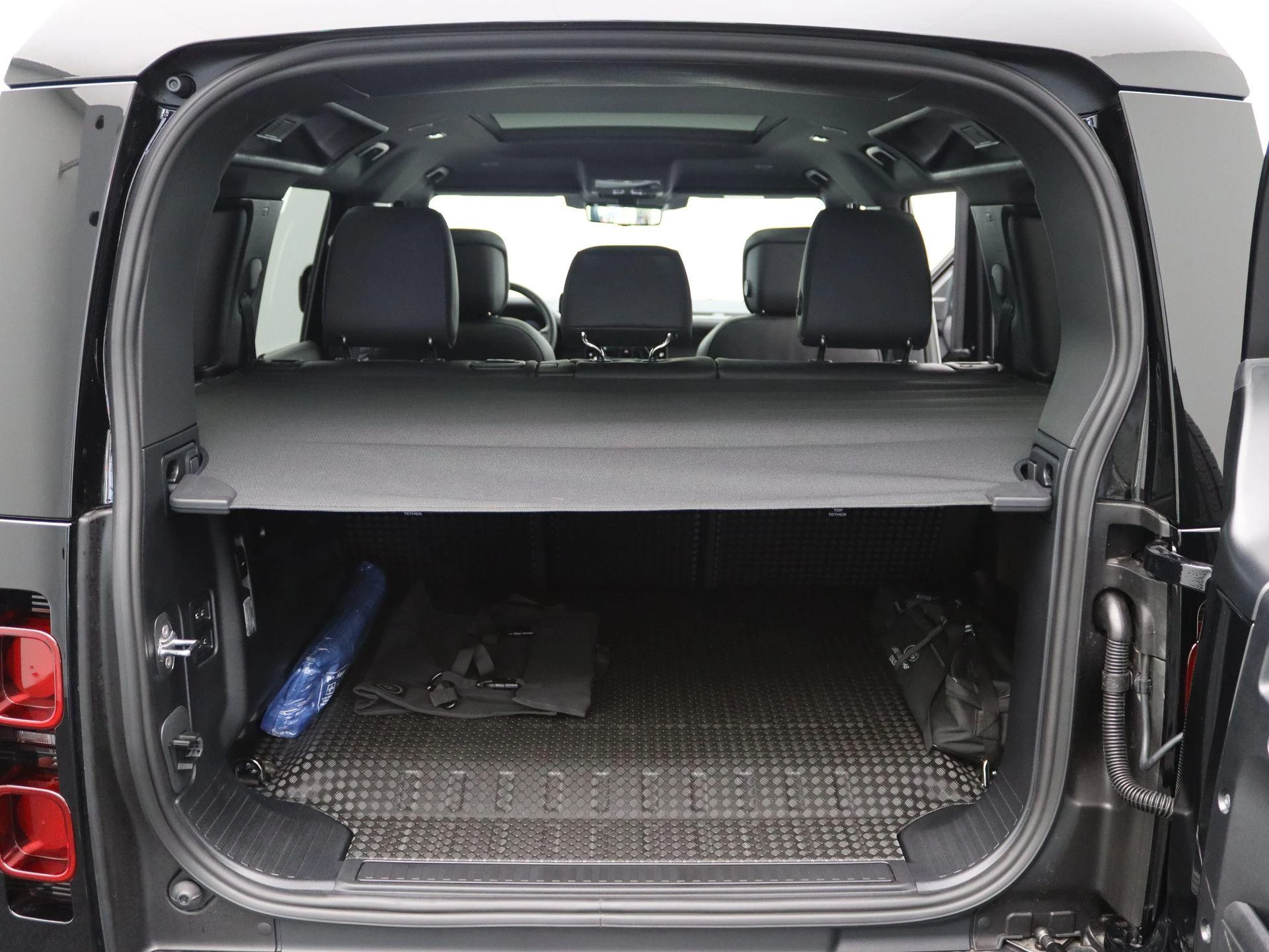 Land Rover-Defender-image-30