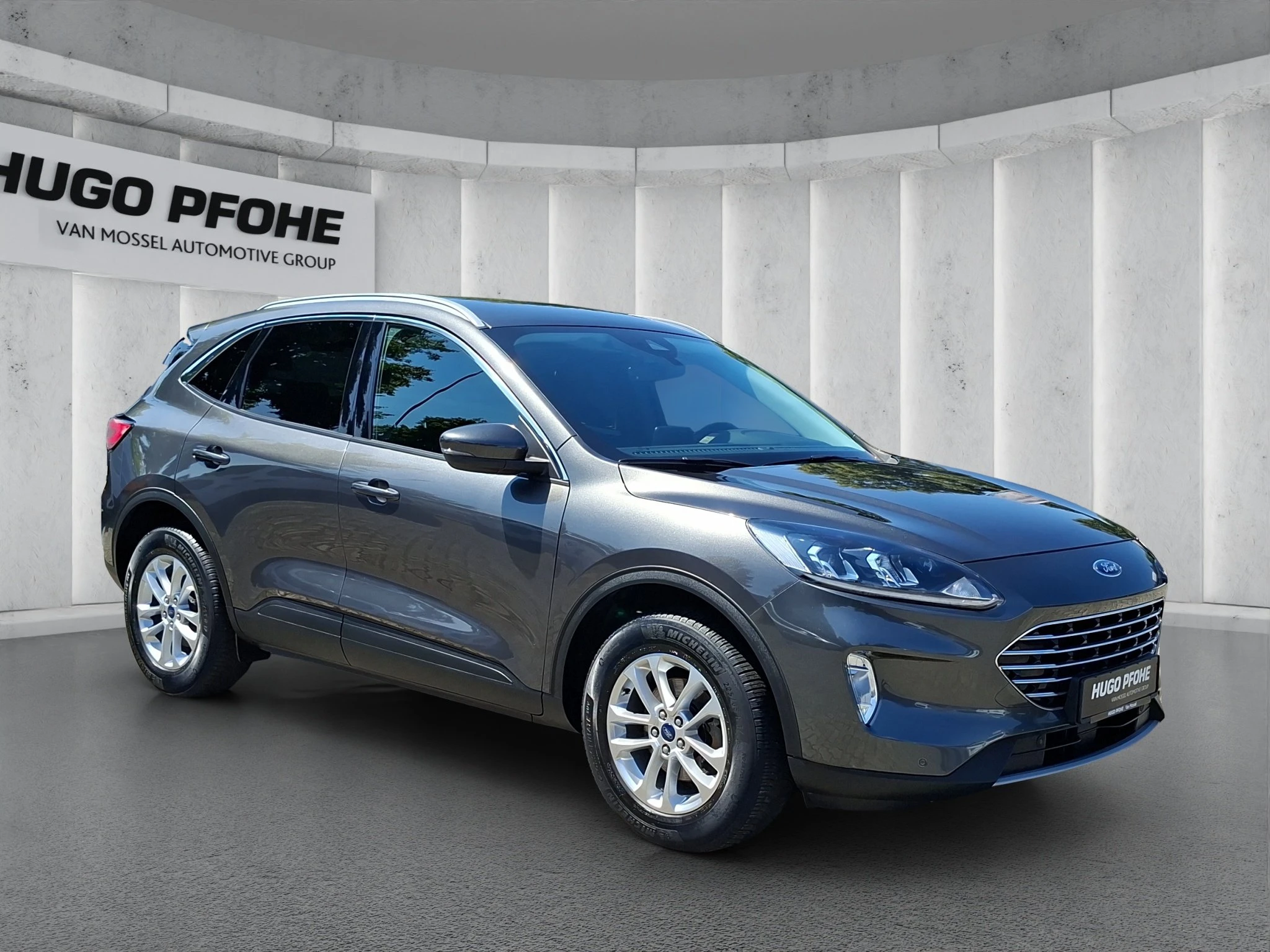 Ford Kuga Titanium 1.5 EB LED | GJR | RFK | SHZ | PDC | LMF | Navi | Klima | BT