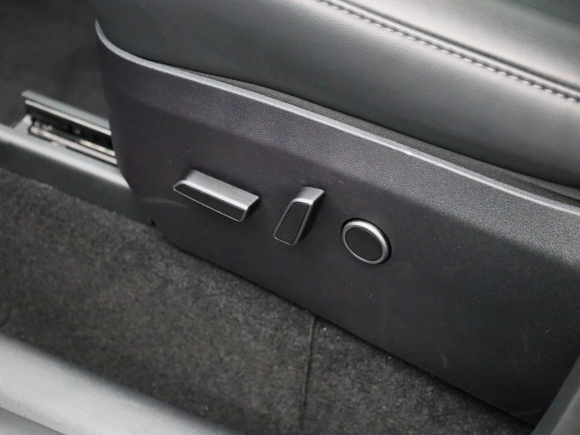 Tesla-Model Y-image-26