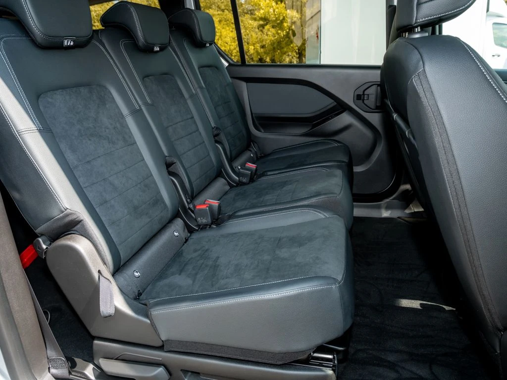 Mercedes-Benz-EQT 200-image-11