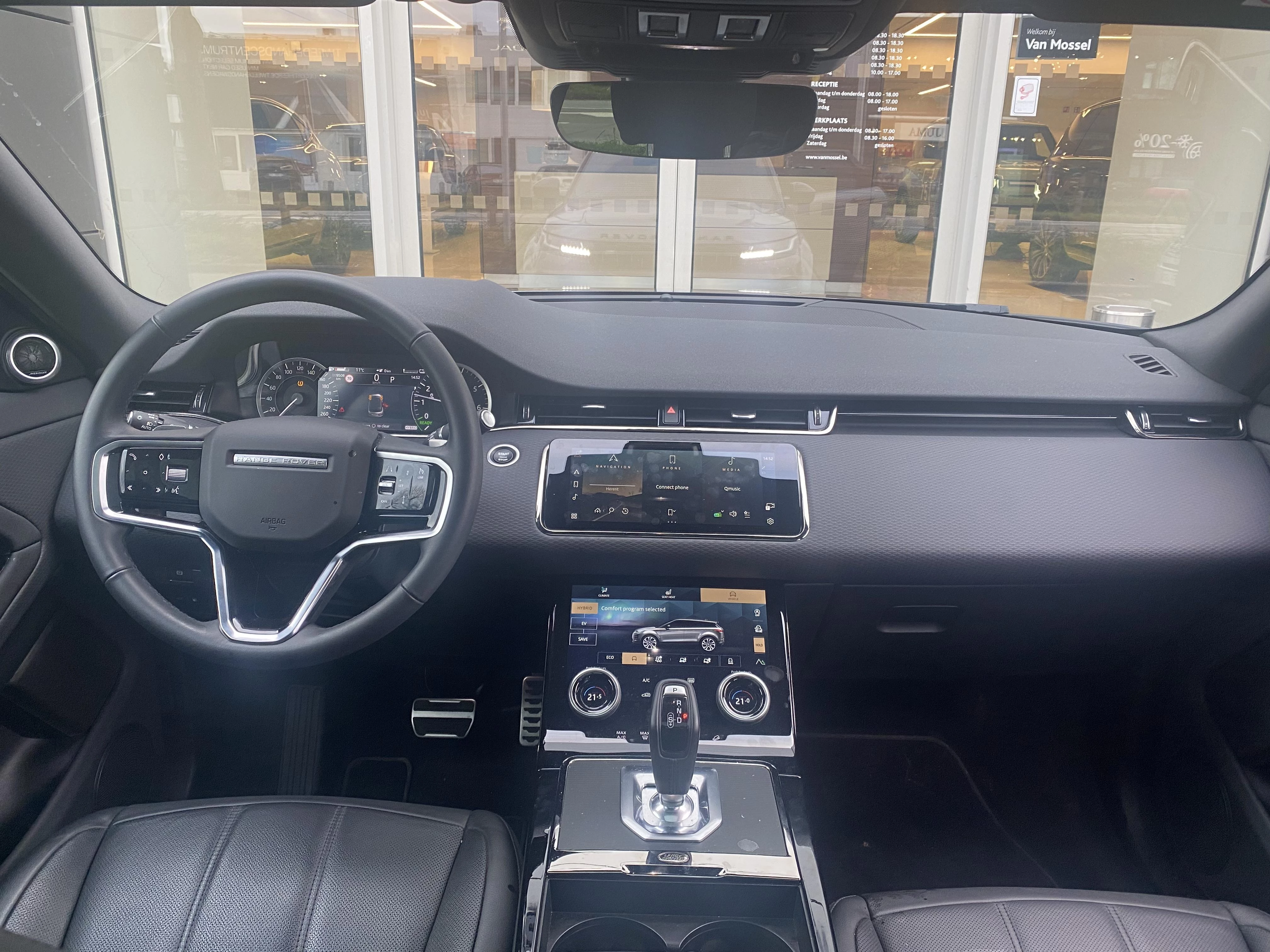 Land Rover Range Rover Evoque P300e R-Dynamic S AWD Auto.