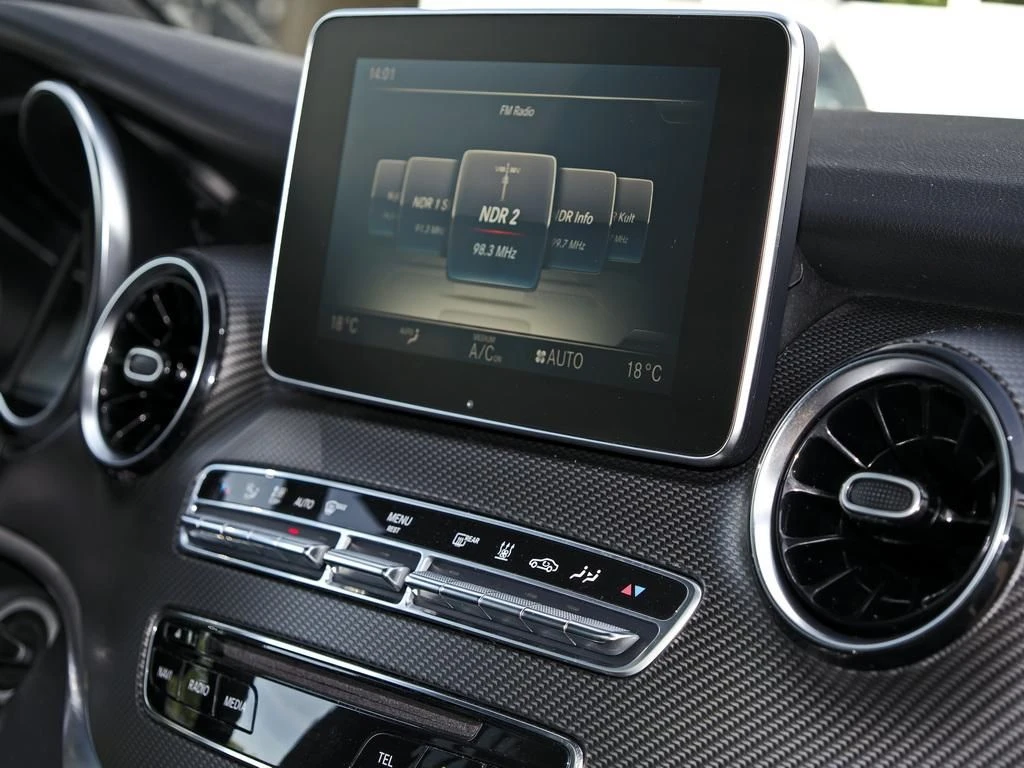Mercedes-Benz-V-Klasse 300-image-10