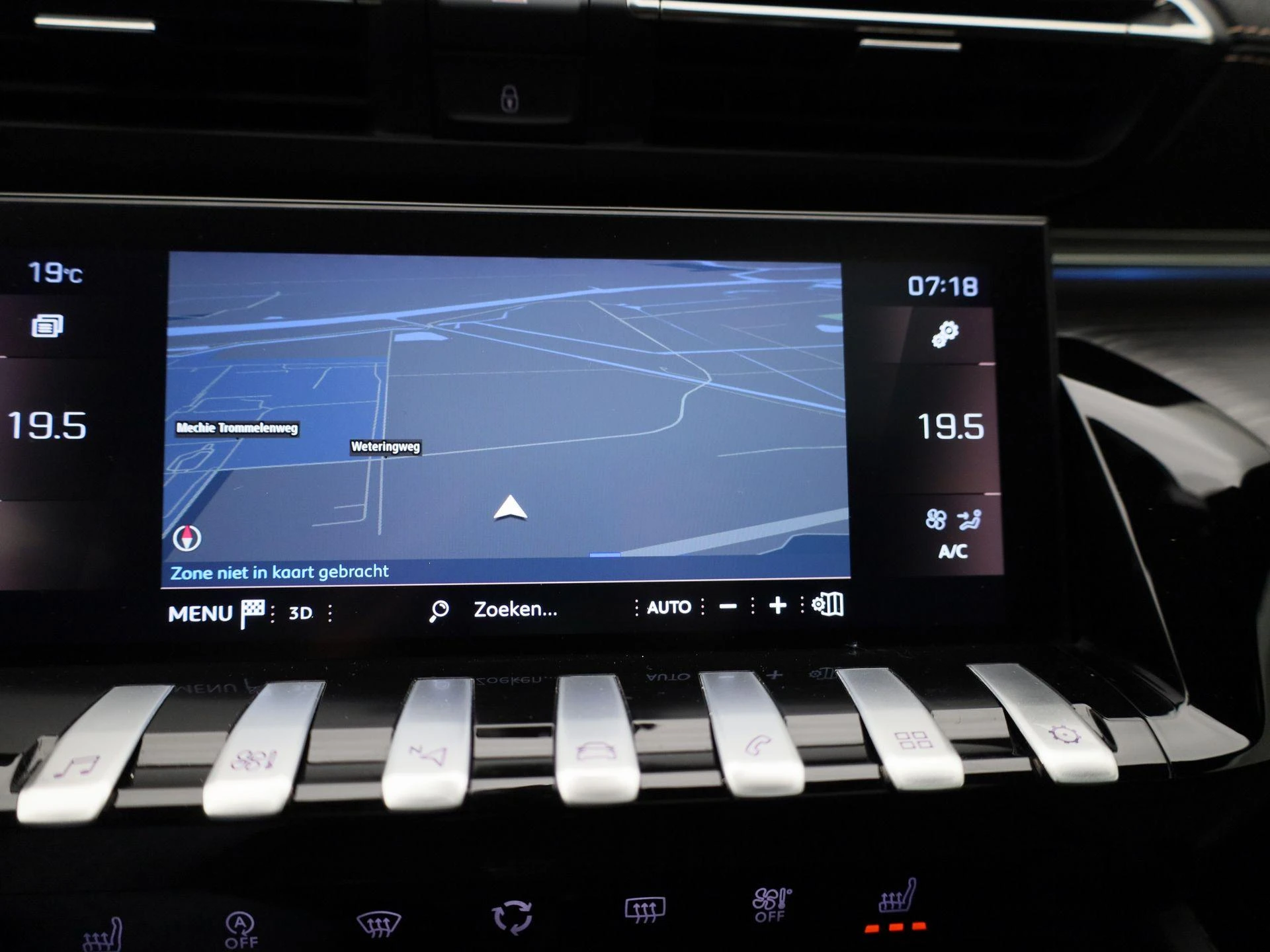 Peugeot-508-image-23