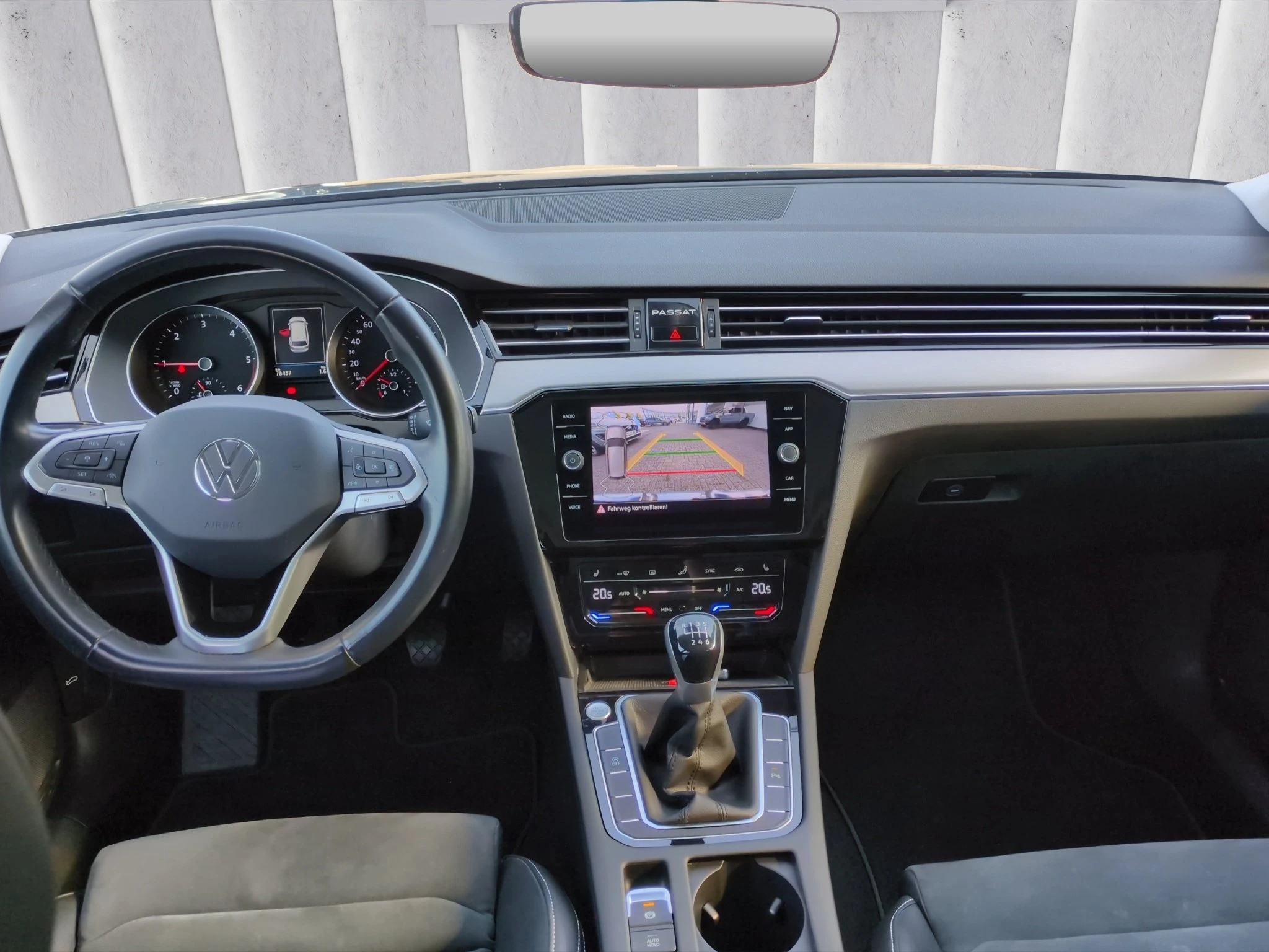 Volkswagen-Passat-image-11