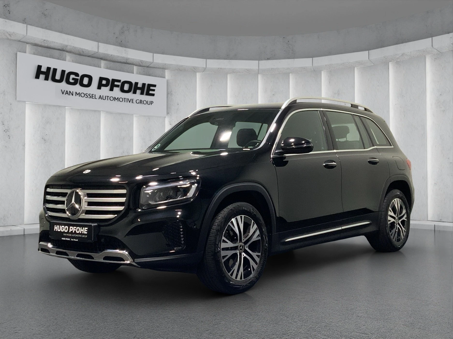 Mercedes-Benz-GLB-image-0