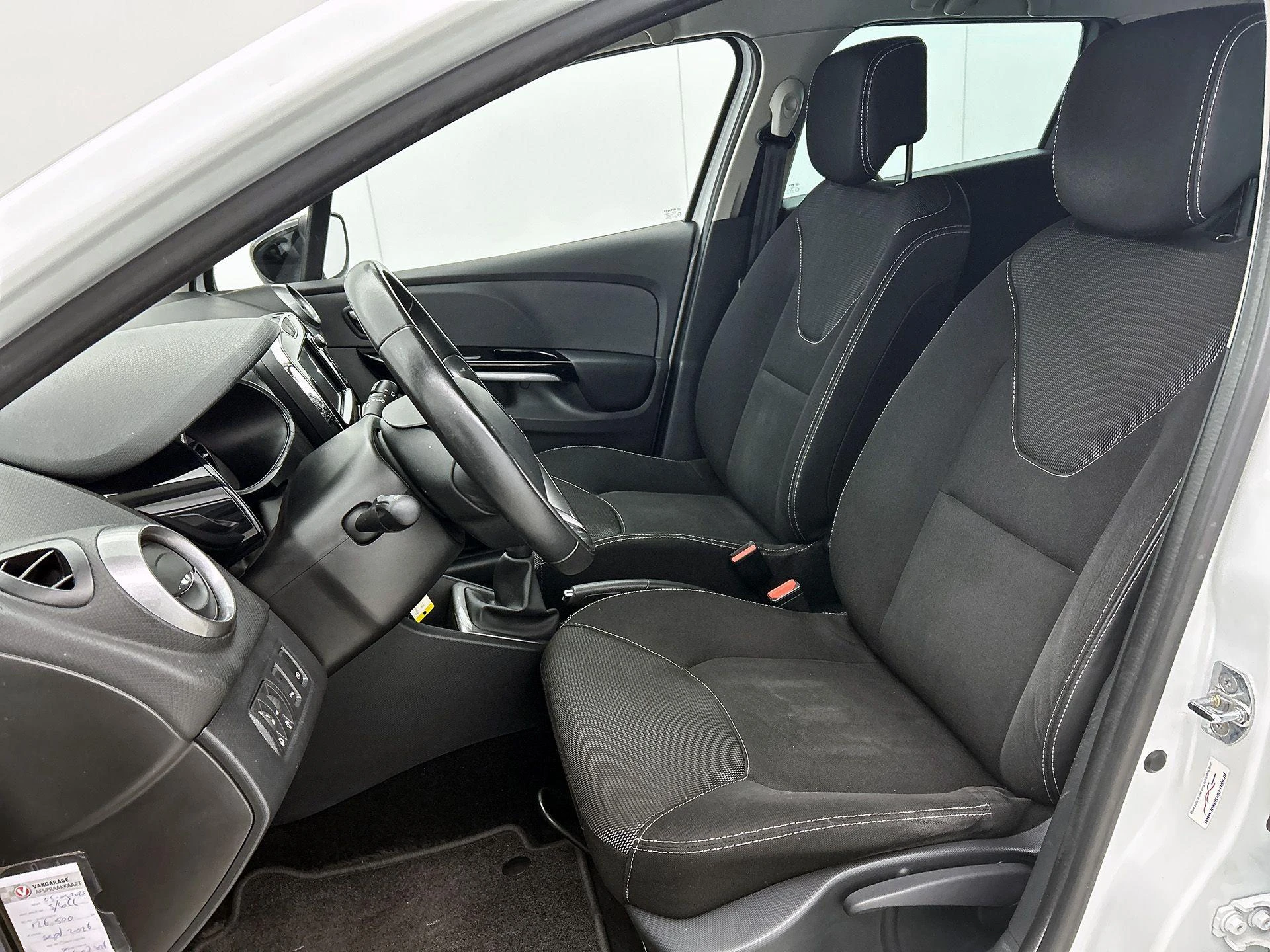 Renault-Clio-image-28