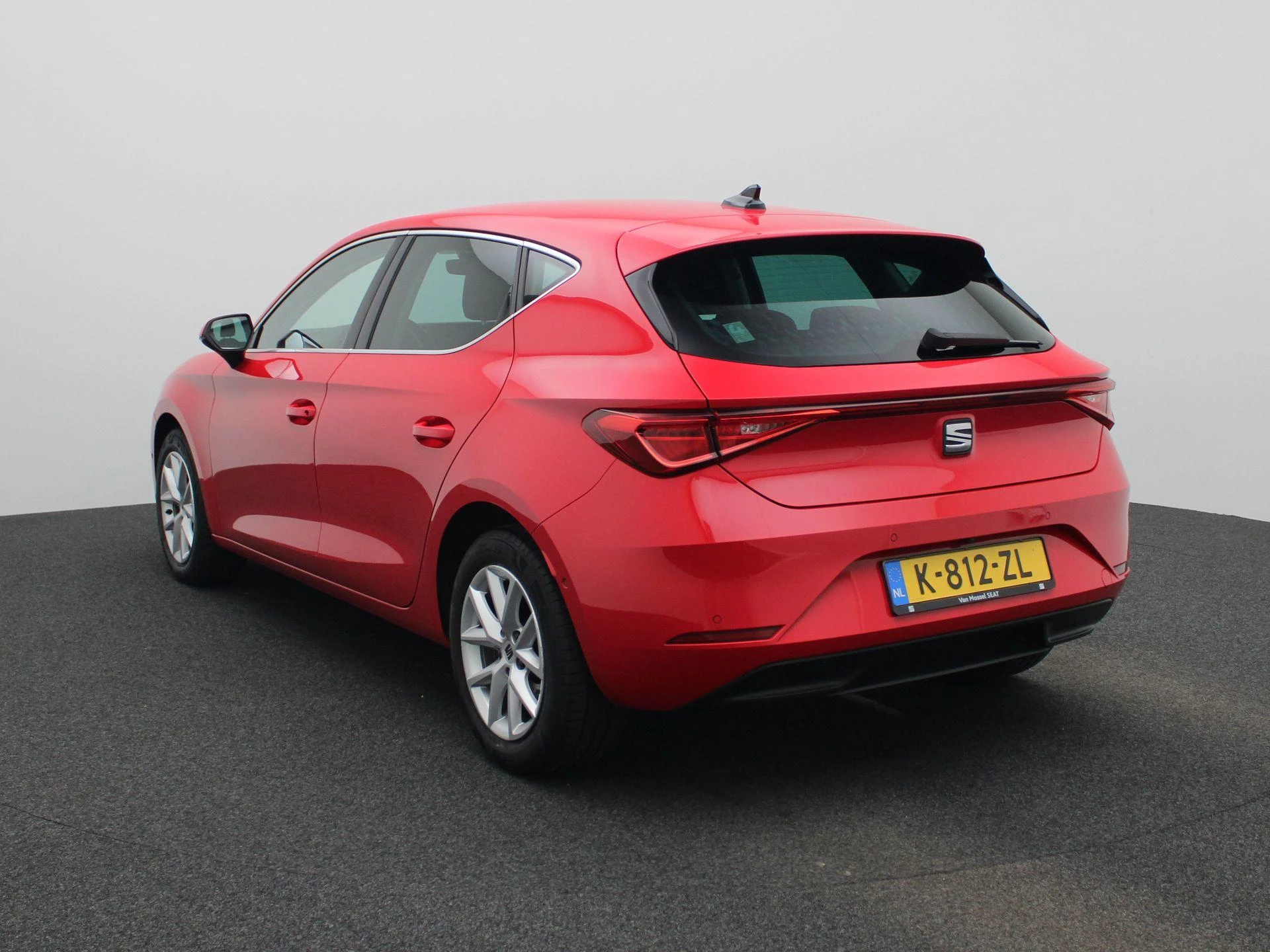 SEAT-Leon-image-1