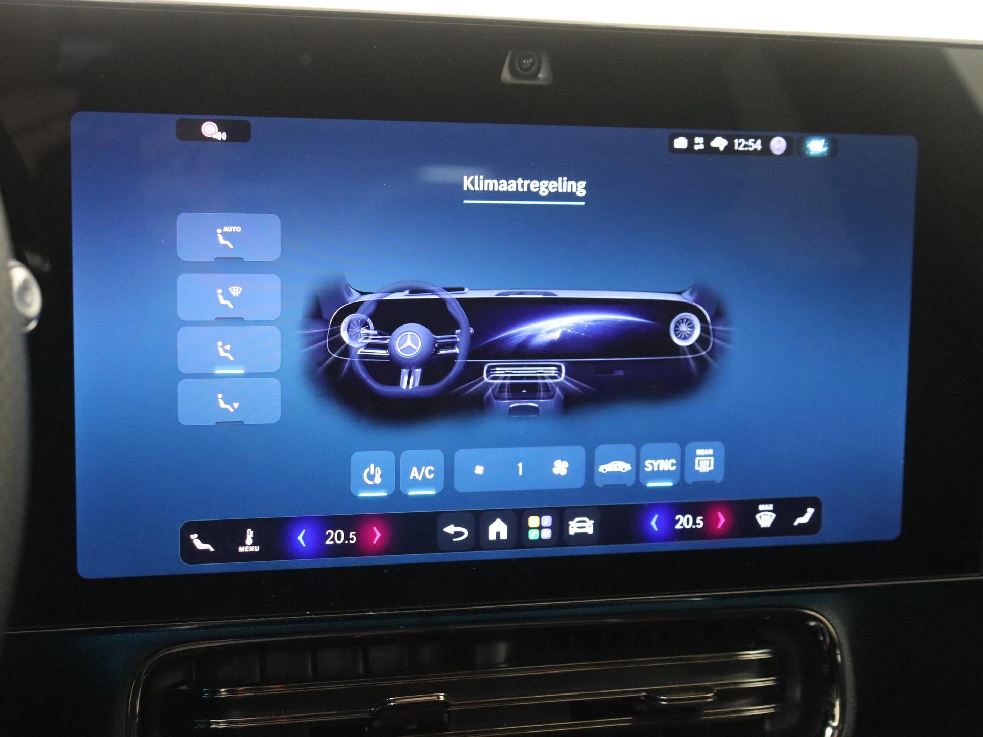 Mercedes-Benz-CLA-image-18