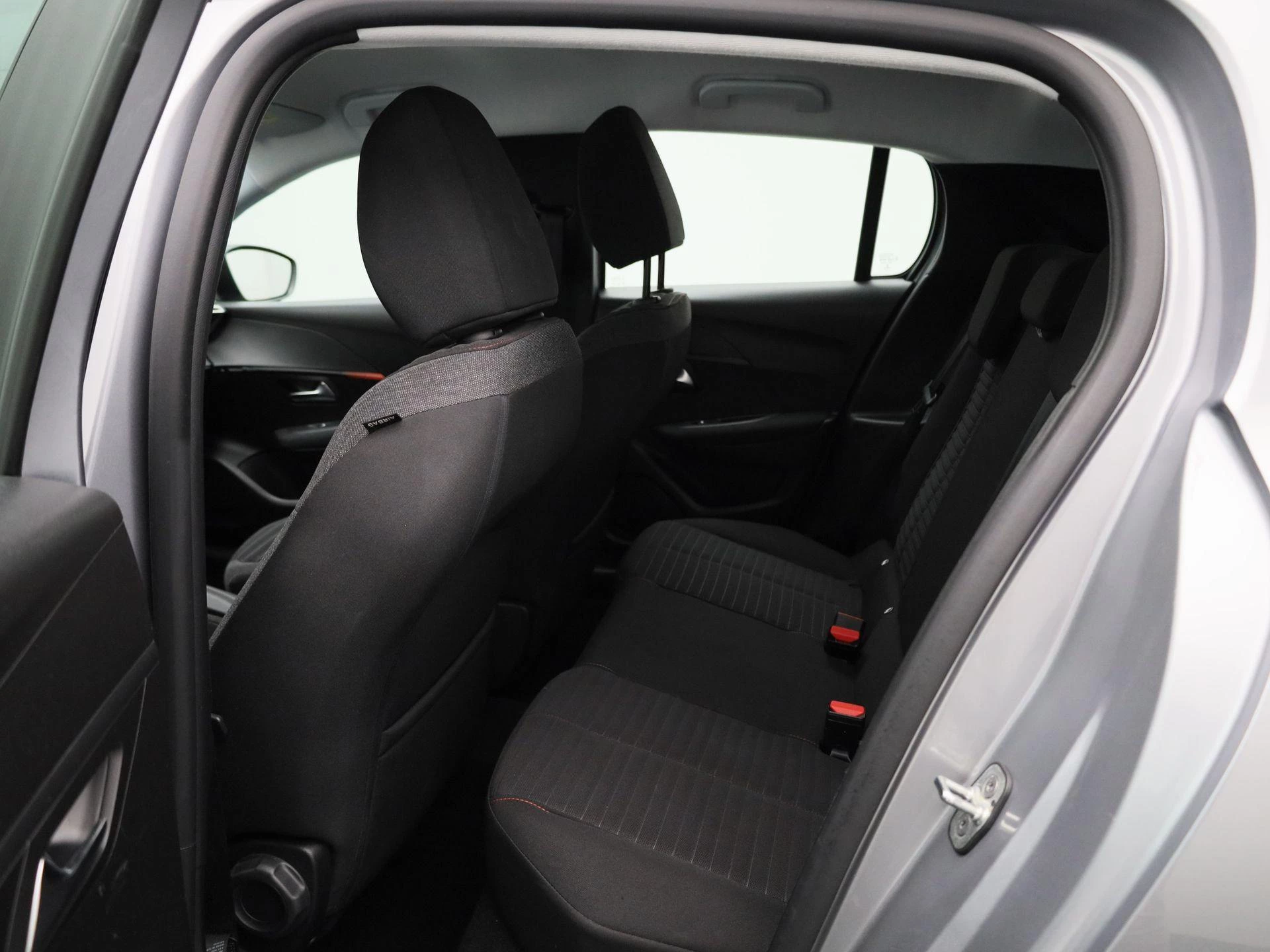 Peugeot-208-image-9