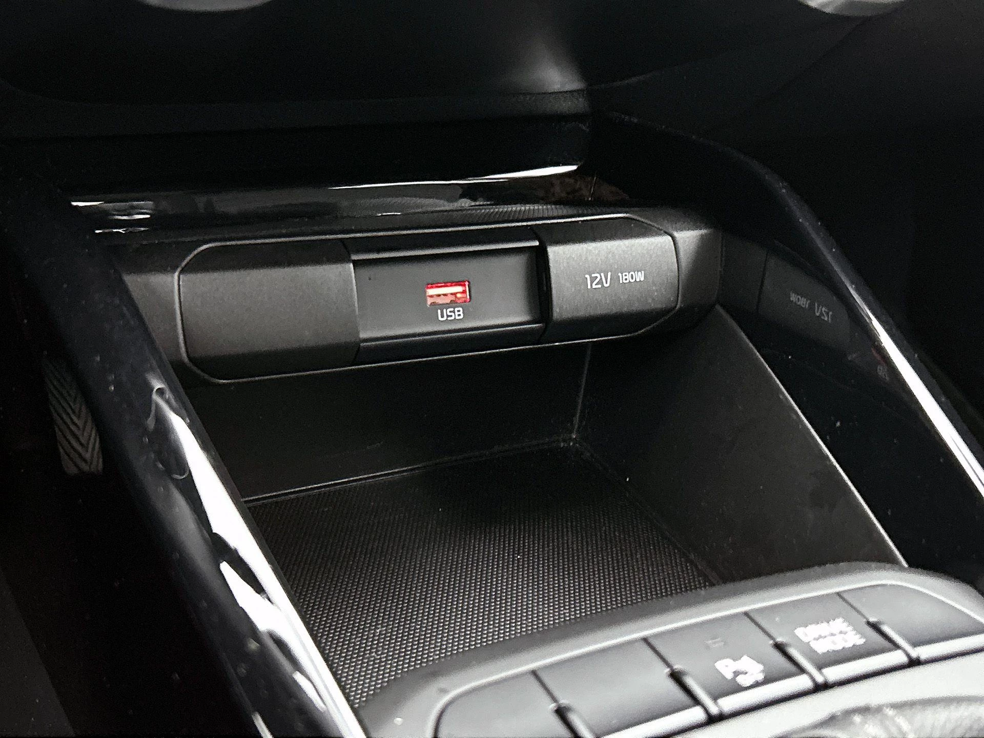 Kia-Stonic-image-30