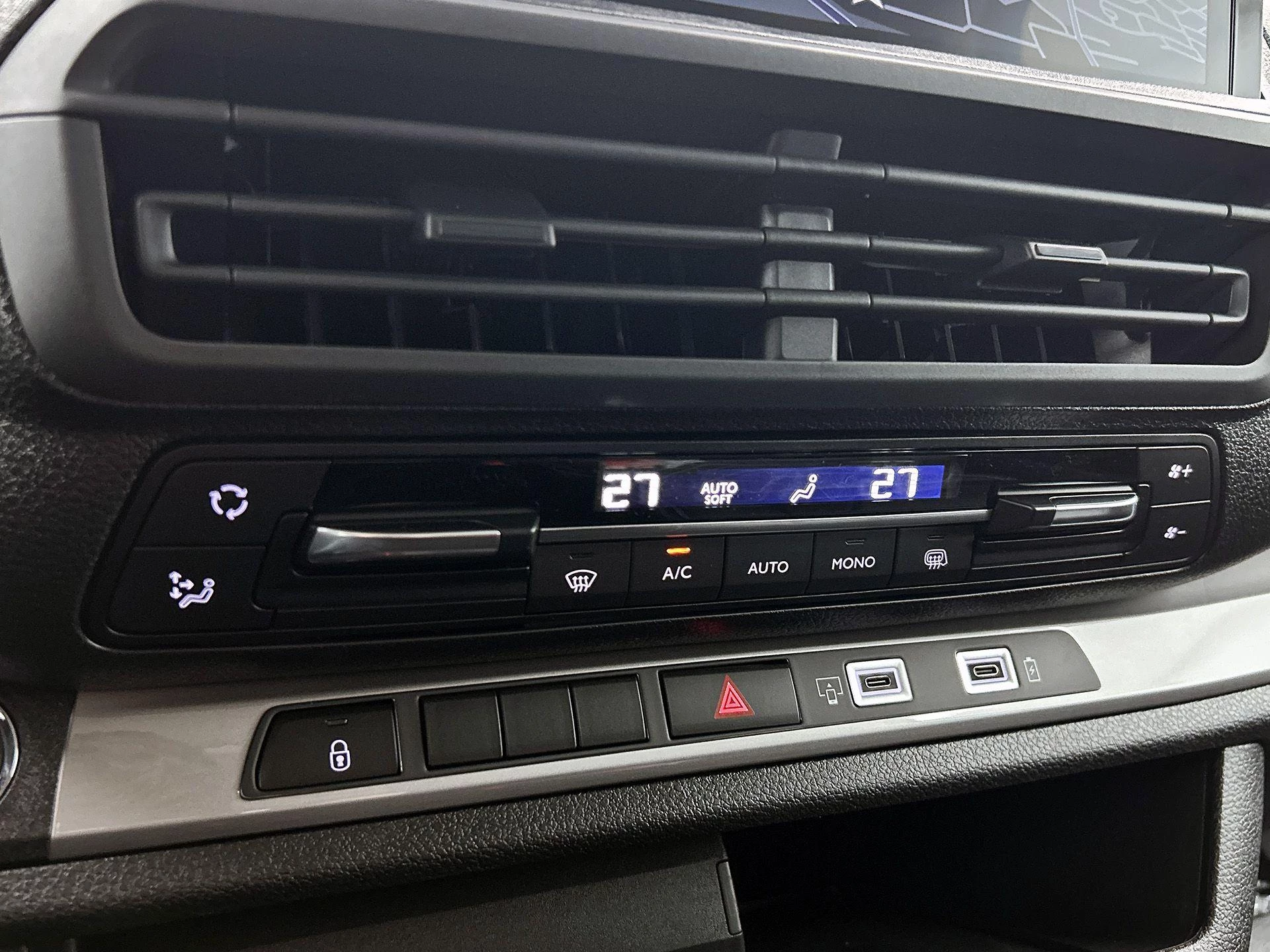 Opel-Vivaro-e-image-31