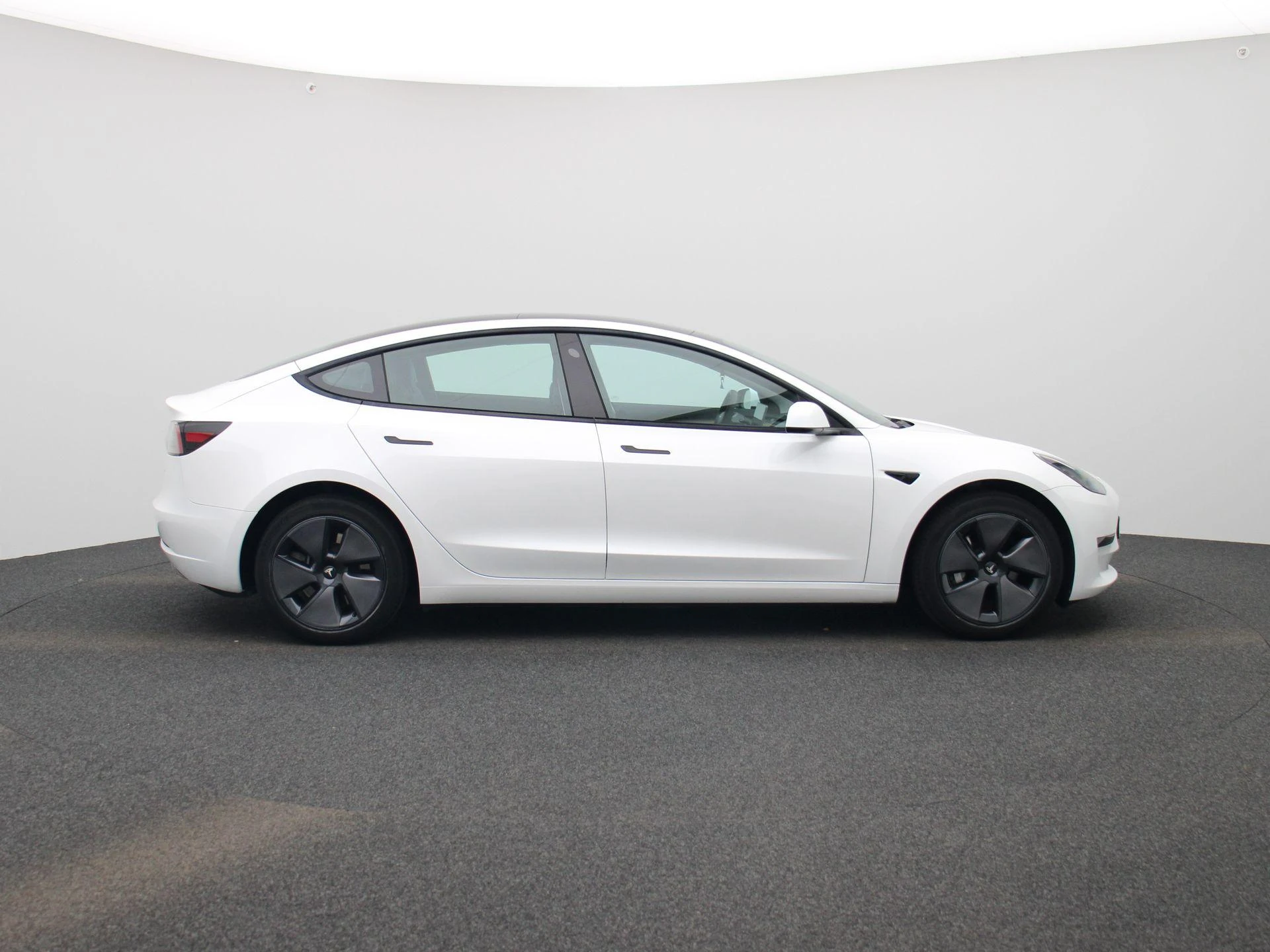 Tesla Model 3 Standard RWD Plus 60 kWh