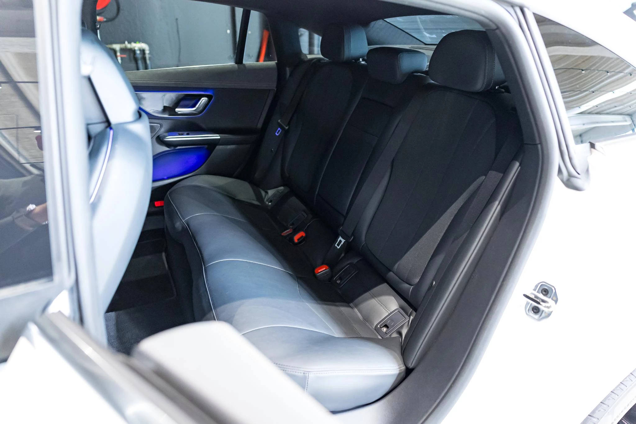 Mercedes-Benz-EQE-image-13