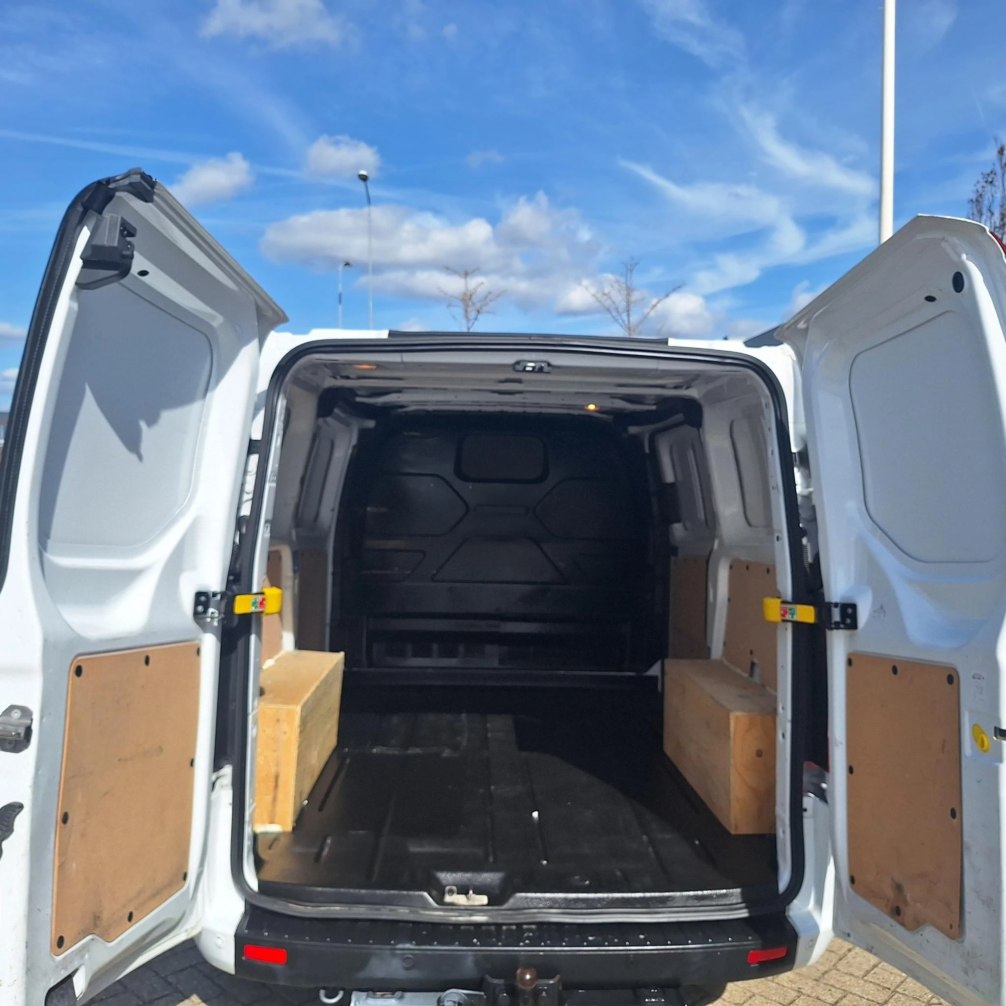 Ford-Transit Custom-image-7