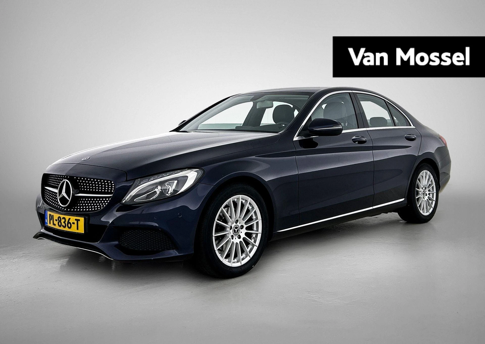 Mercedes-Benz-C-Klasse-image-0