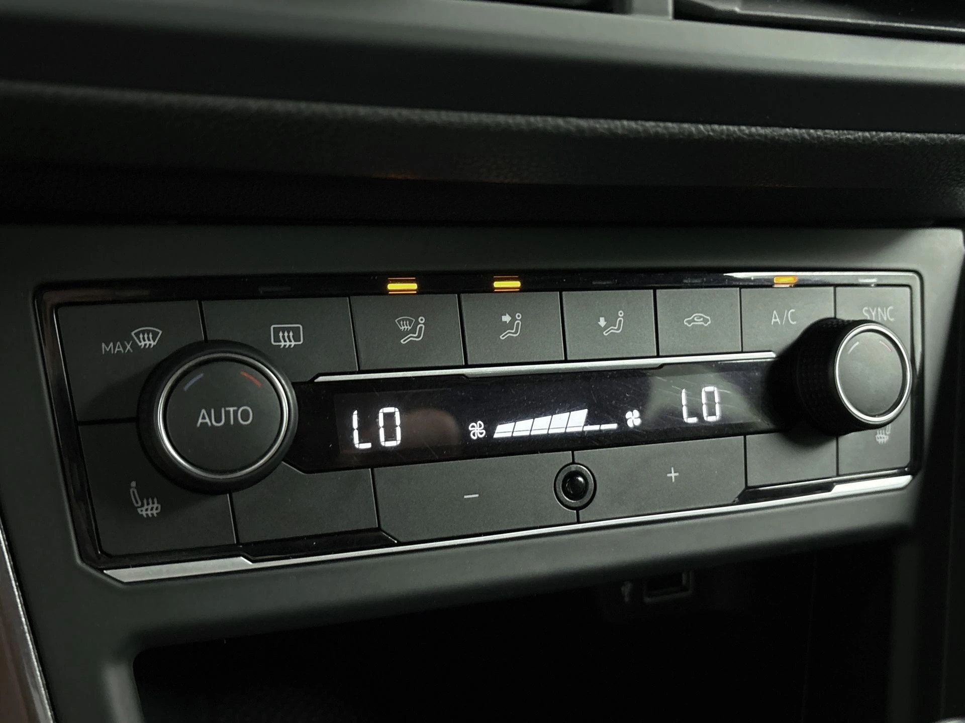 Volkswagen-Polo-image-13