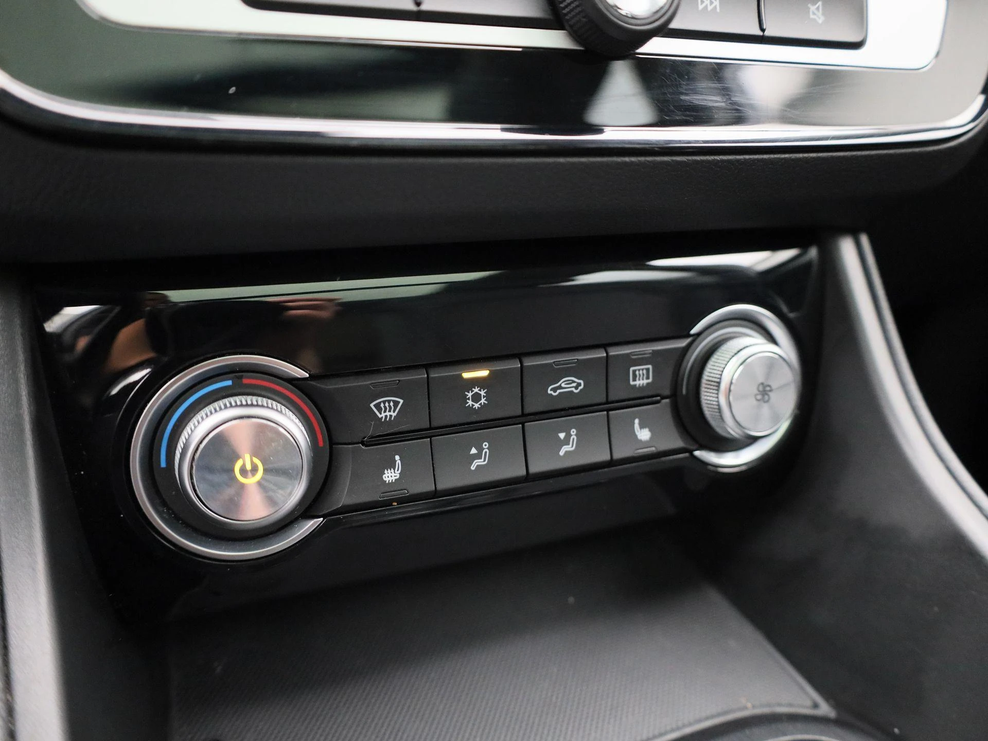 MG-ZS EV-image-30