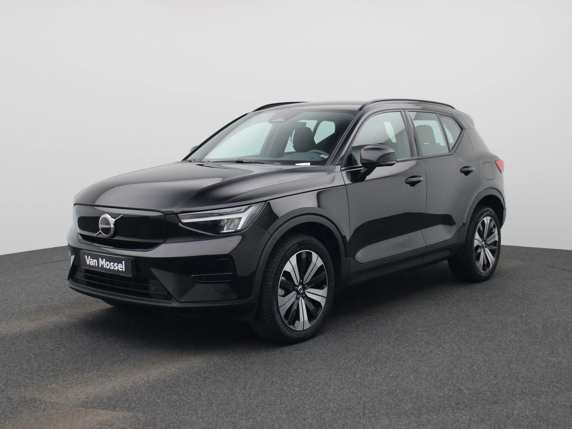 Volvo-XC40-image-0