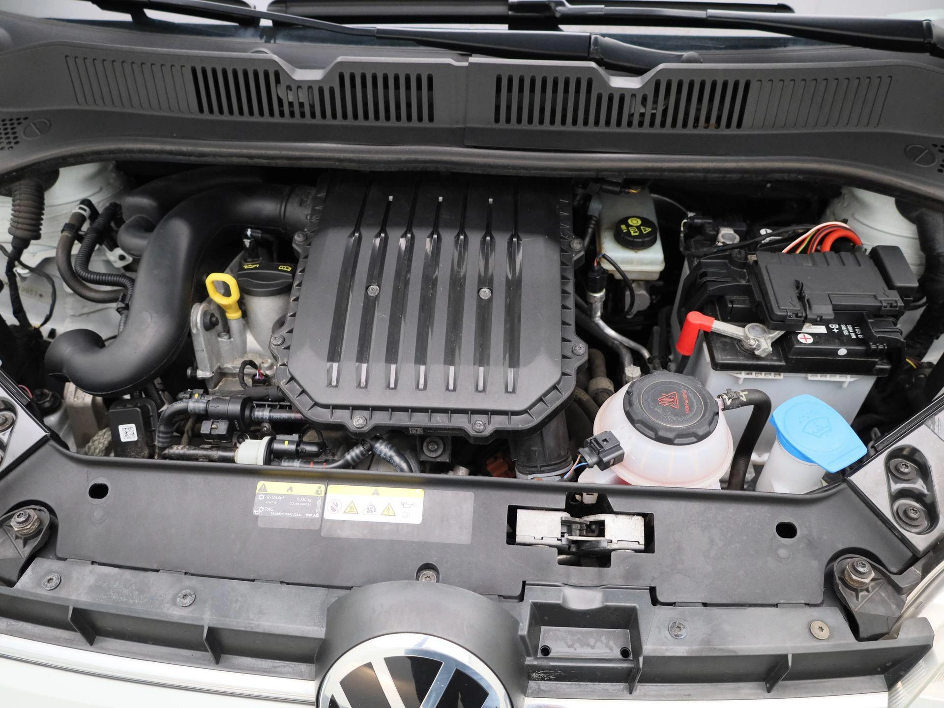 Volkswagen-up!-image-22