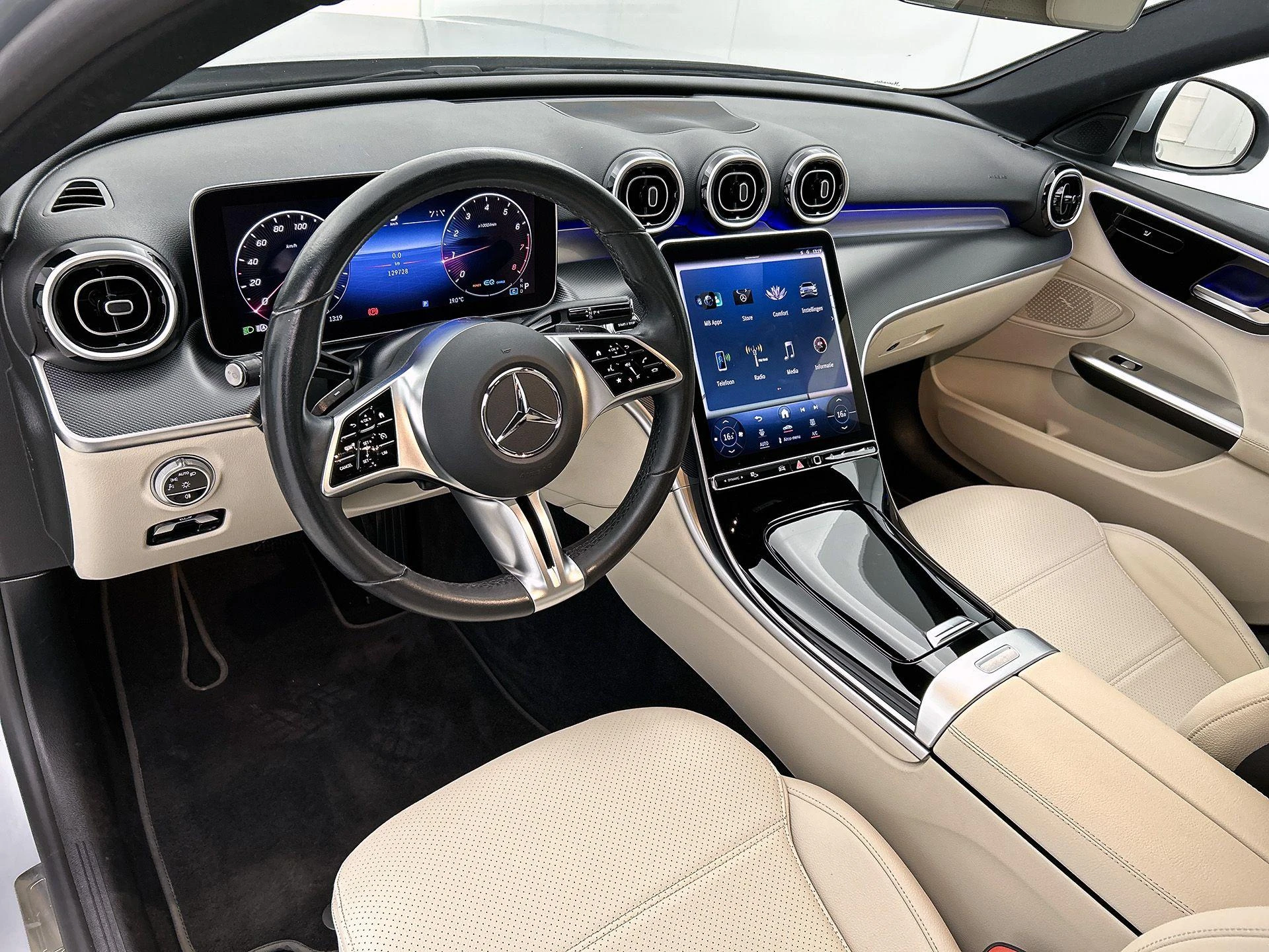 Mercedes-Benz-C-Klasse-image-9