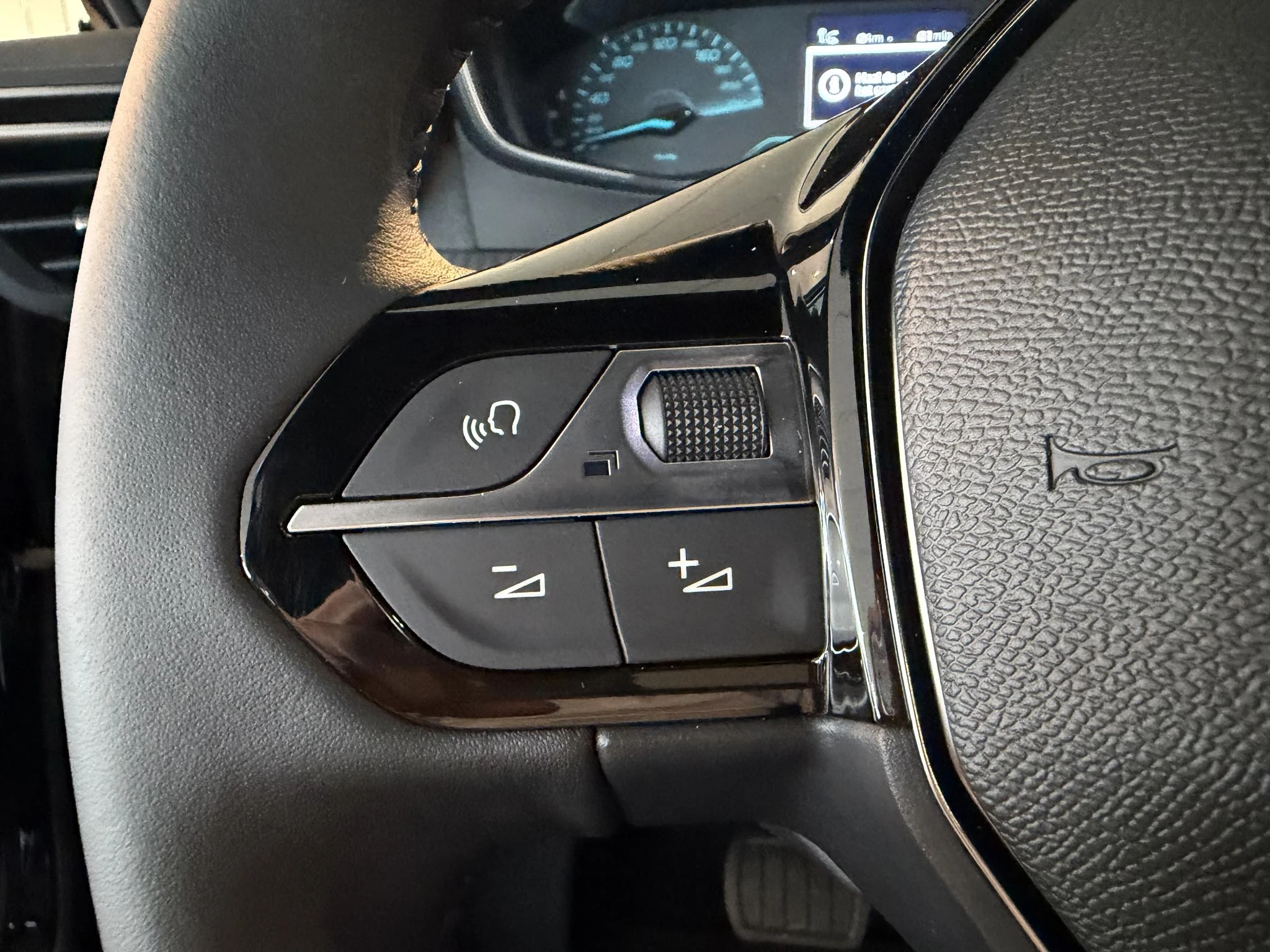 Peugeot-2008-image-13