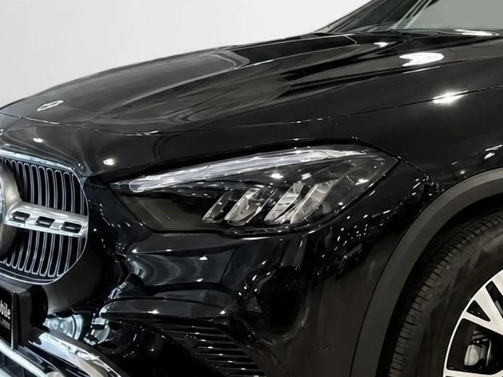Mercedes-Benz-GLA 200 d-image-4