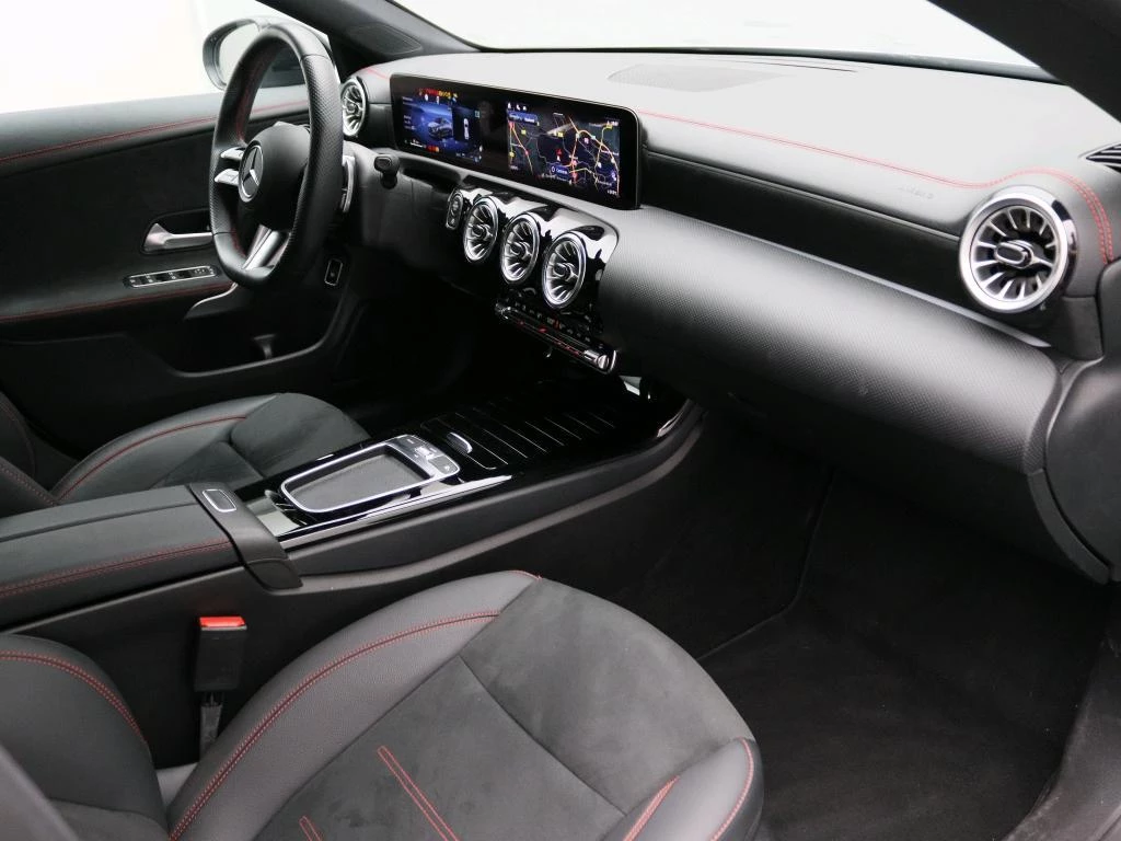 Mercedes-Benz-CLA-image-3