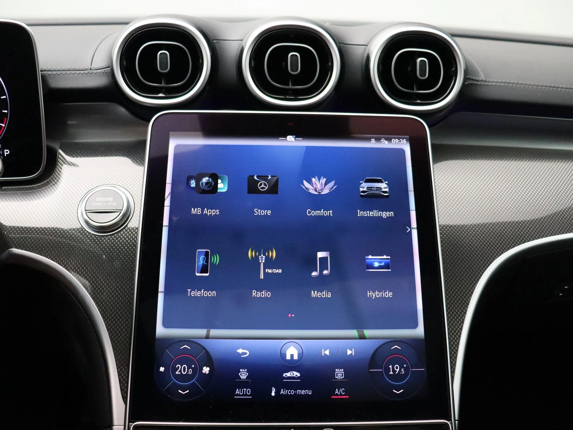 Mercedes-Benz-C-Klasse-image-17