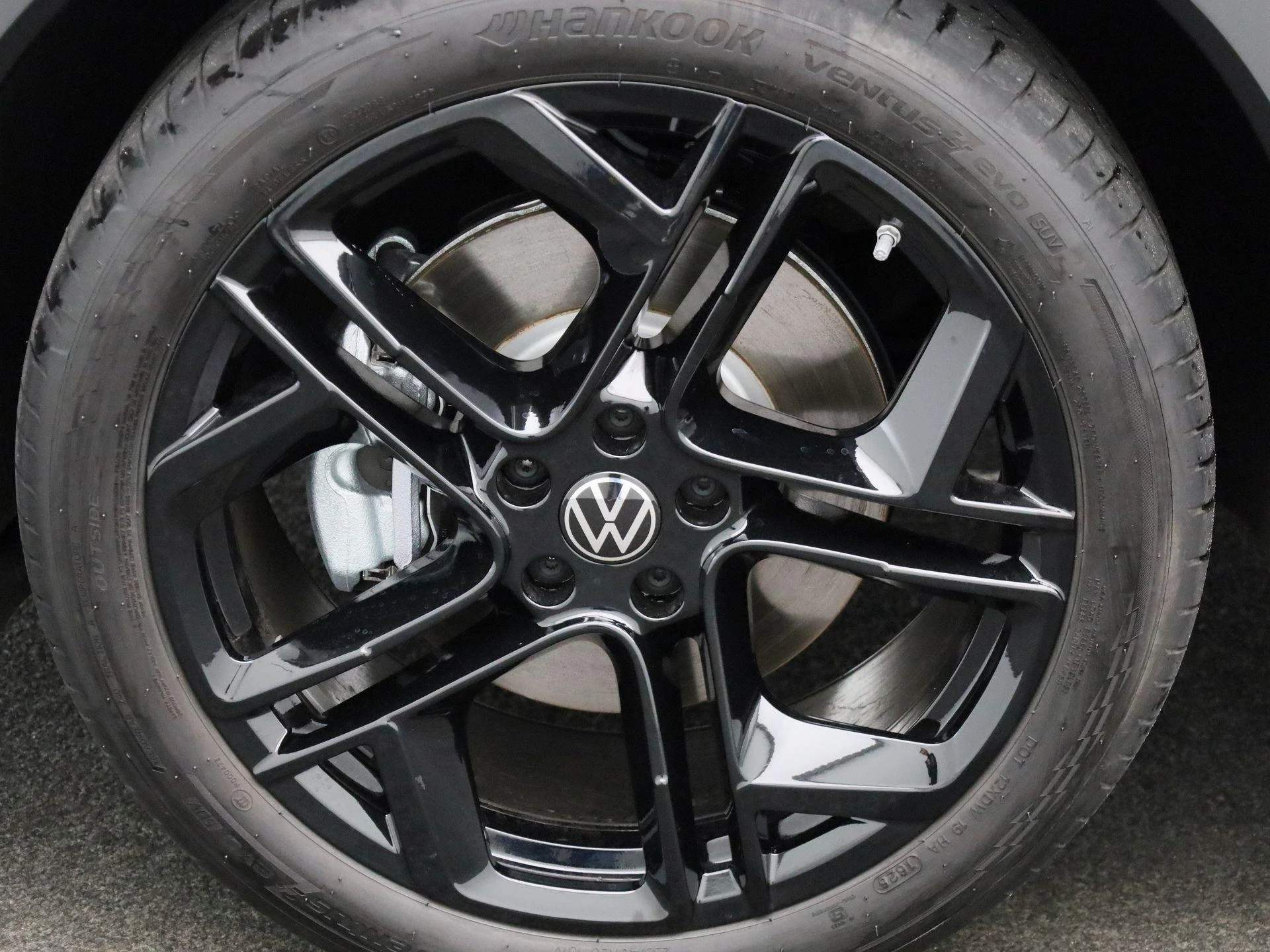 Volkswagen-Tiguan-image-15