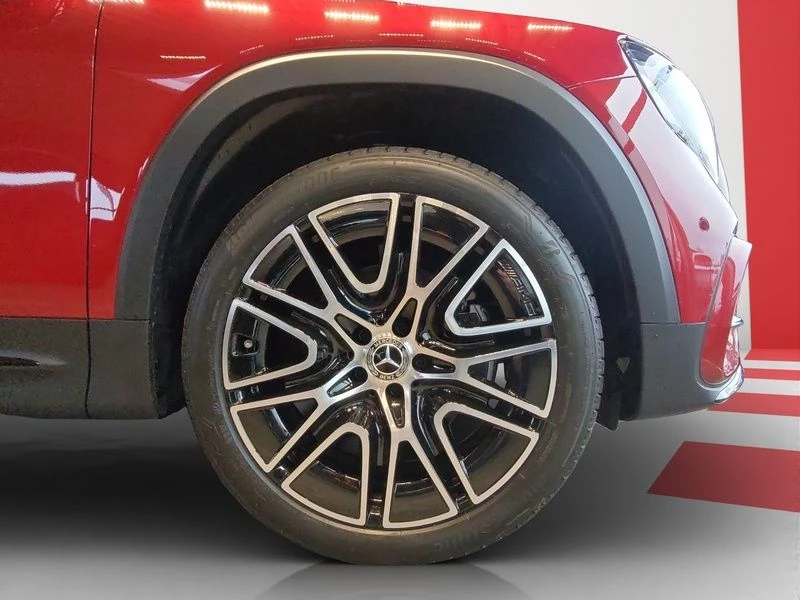 Mercedes-Benz-GLB-image-4