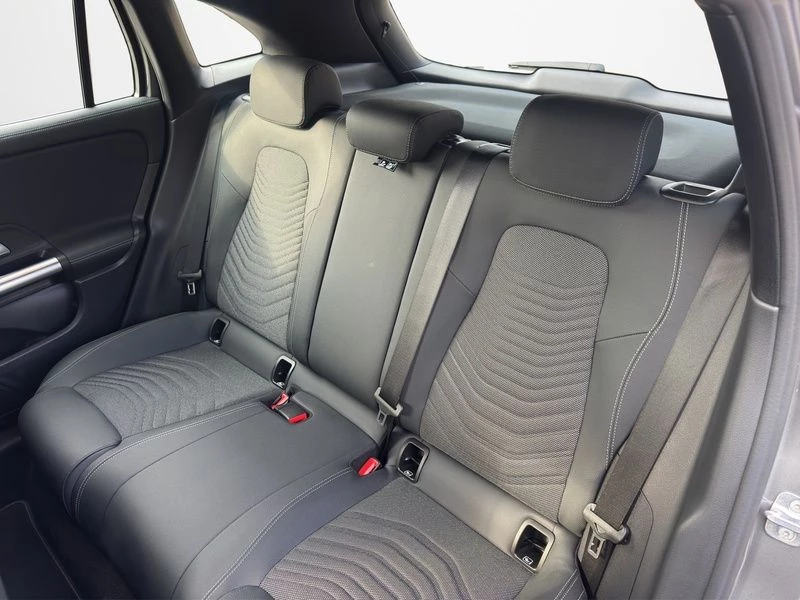 Mercedes-Benz-GLA-image-18