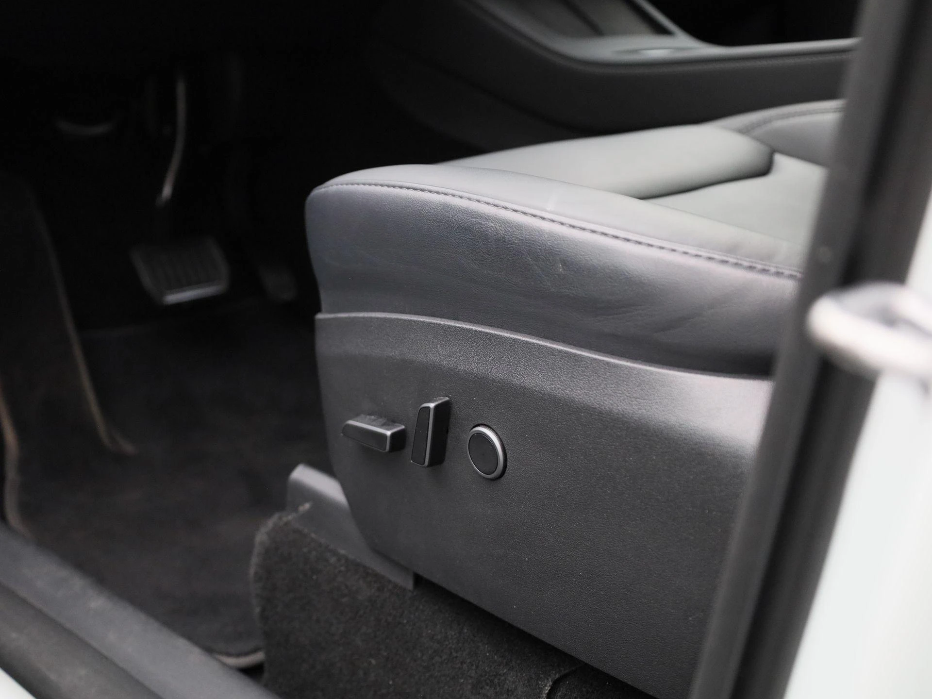 Tesla Model Y Long Range Dual Motor