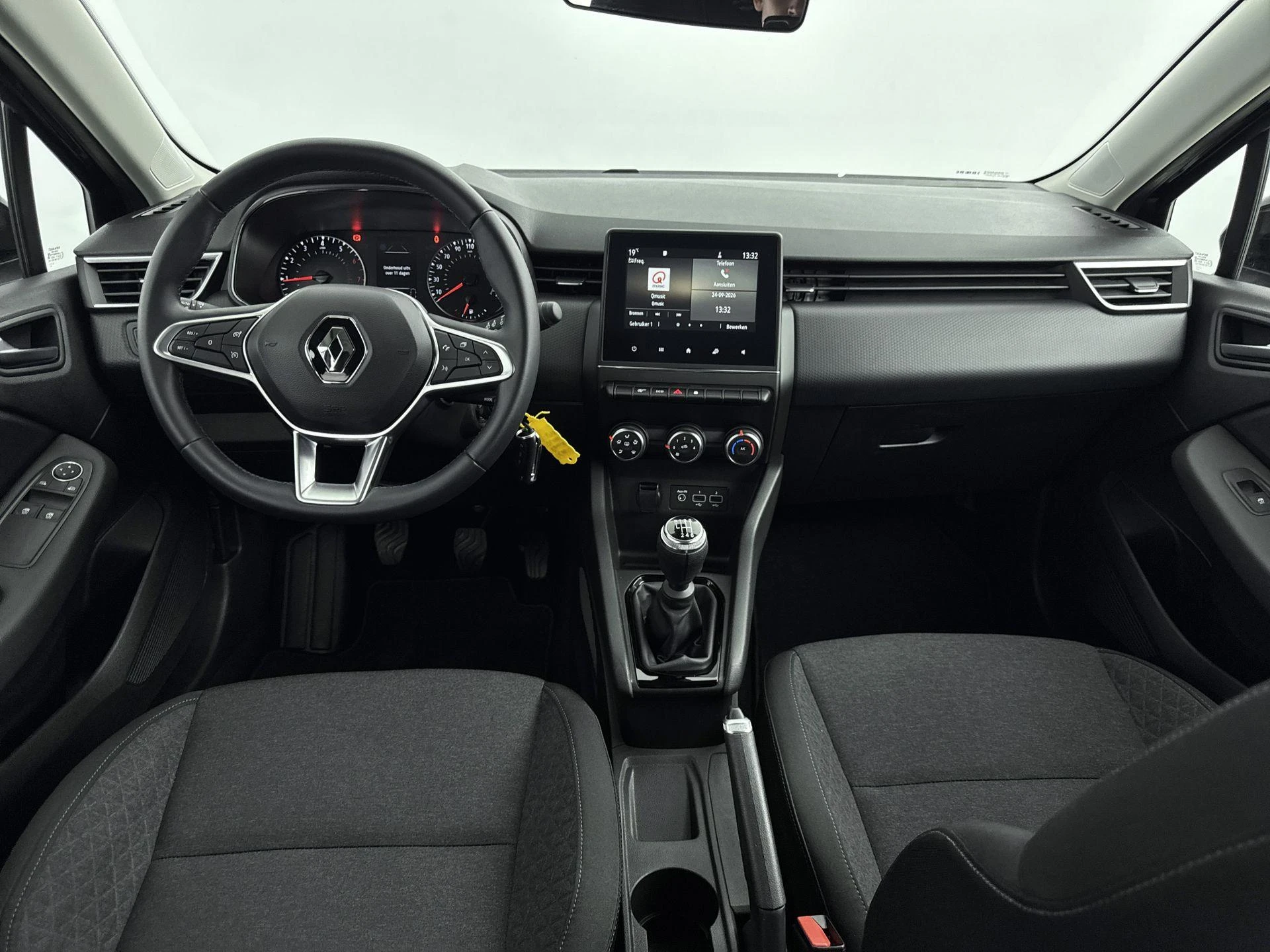 Renault-Clio-image-17