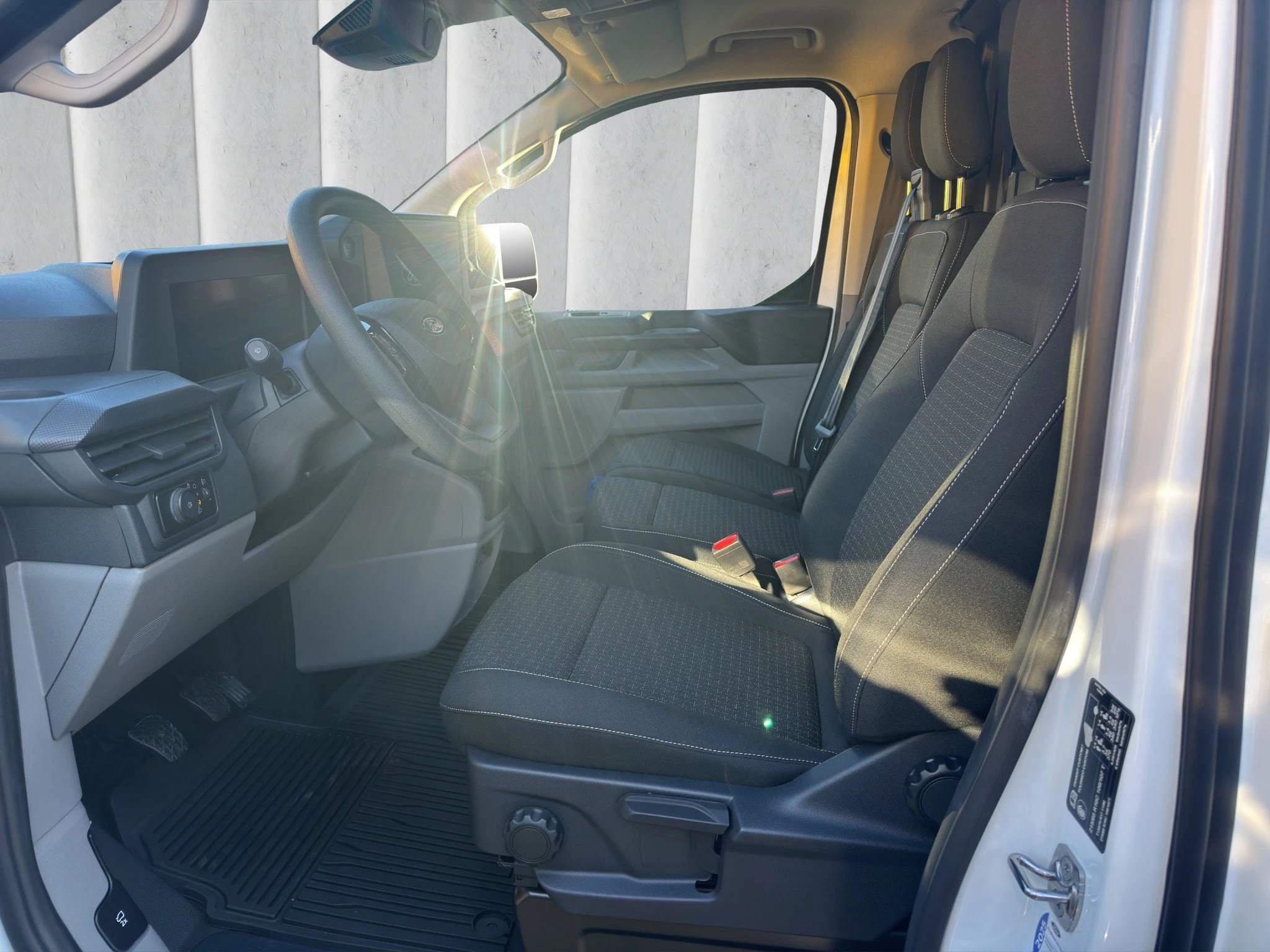 Ford-Transit Custom-image-9
