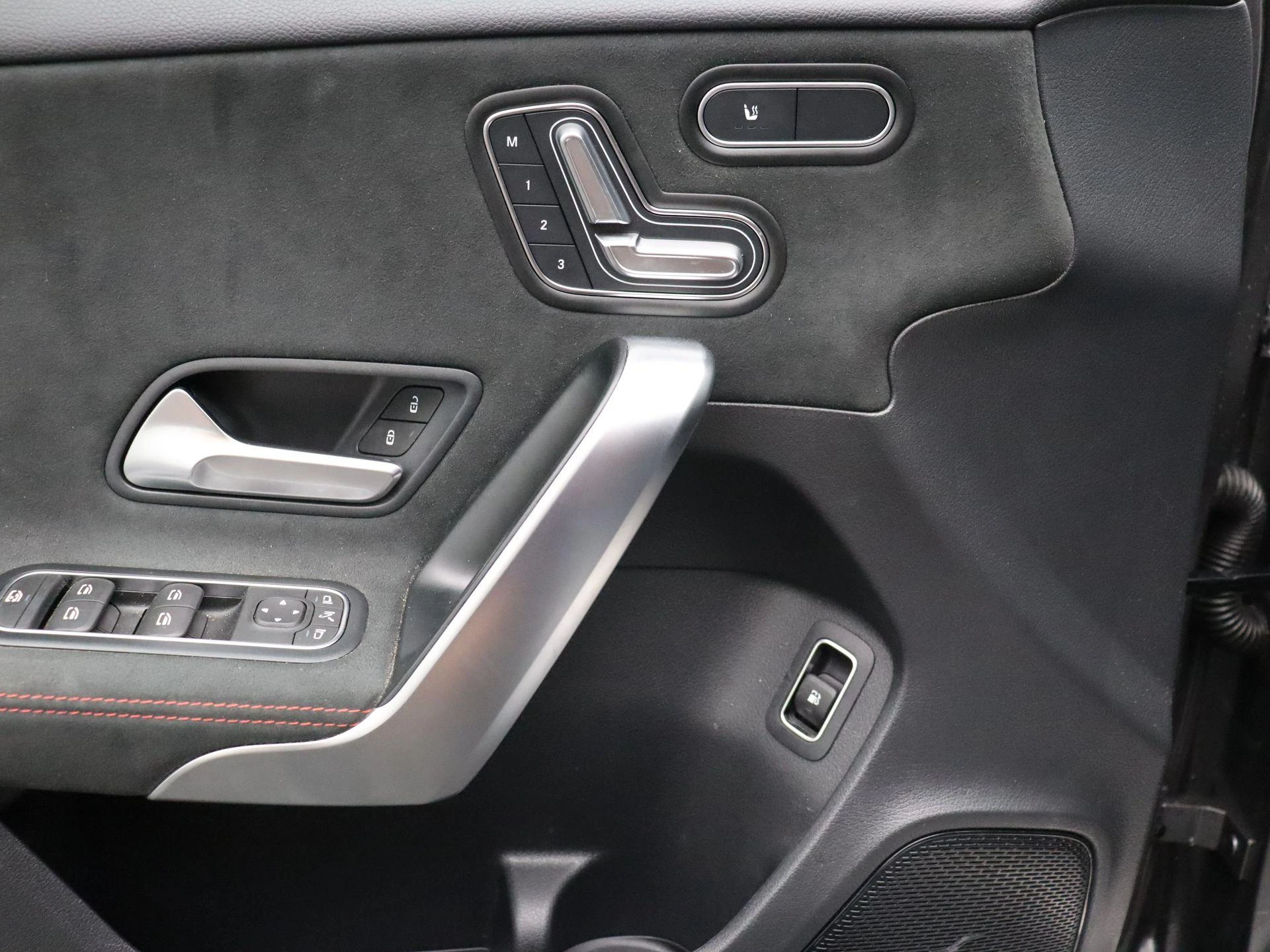 Mercedes-Benz Classe A 250 e AMG Line + MULTIBEAM LED + PANORAMISCH DAK + CARPLAY +