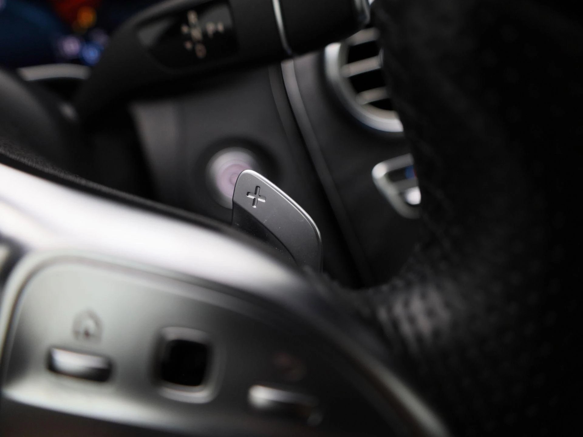 Mercedes-Benz-C-Klasse-image-26