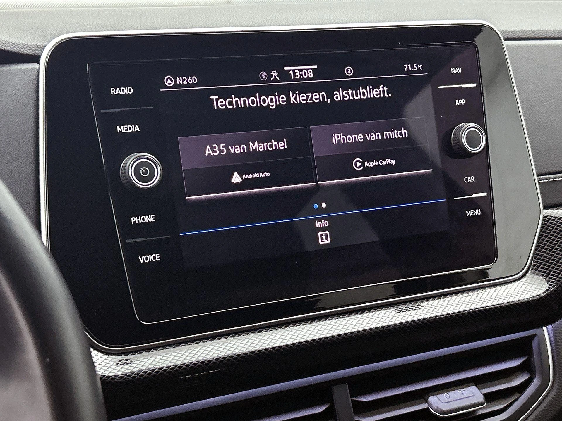 Volkswagen-T-Cross-image-18