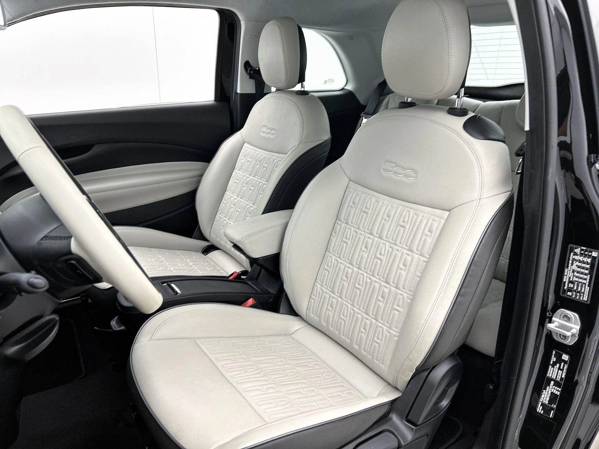 Fiat-500e-image-38