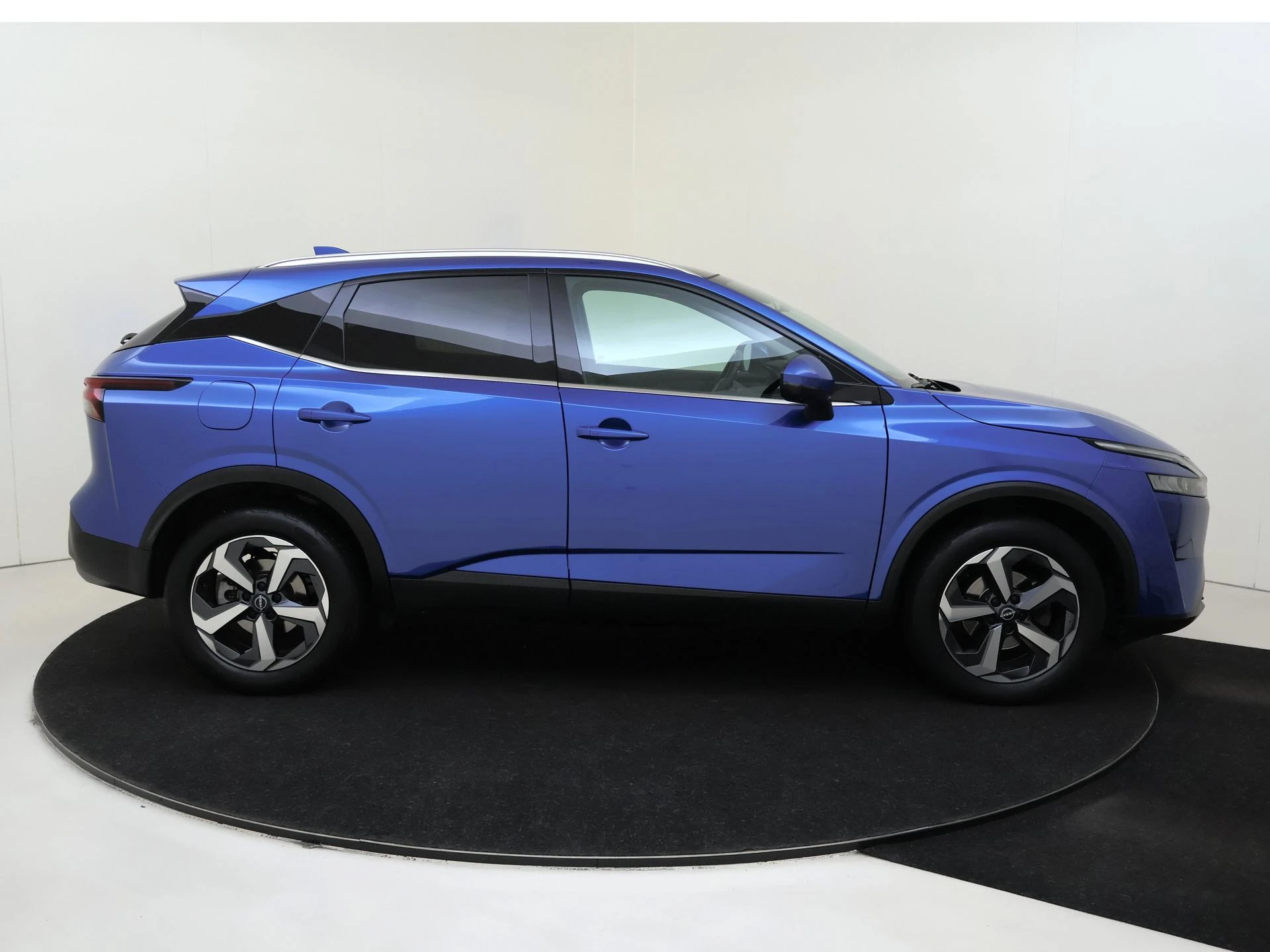 Nissan-QASHQAI-image-8