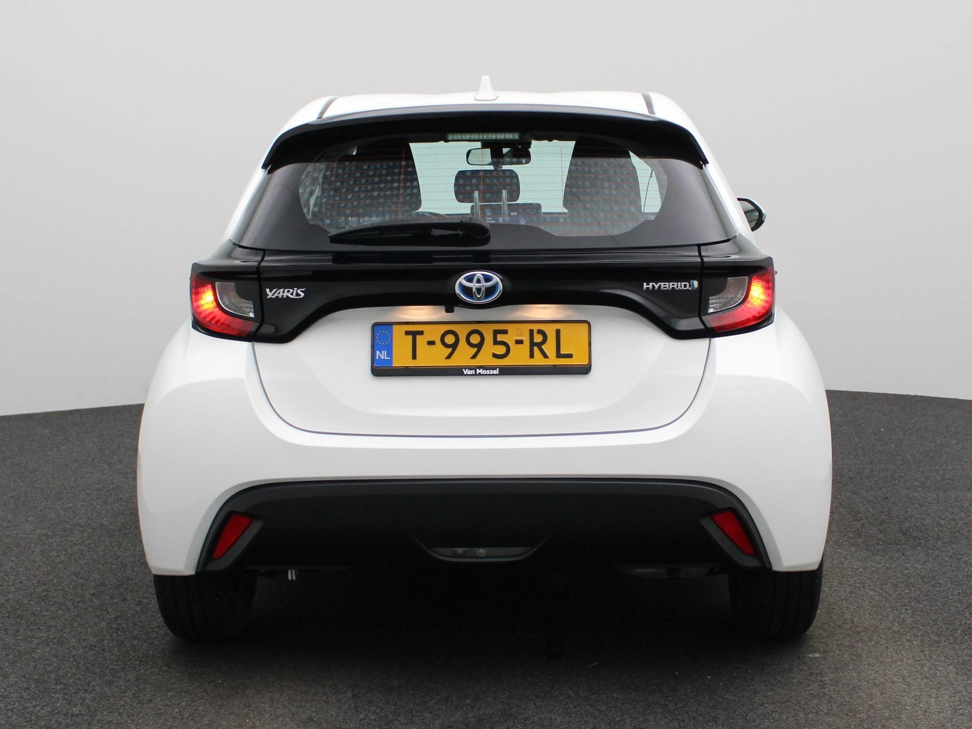 Toyota-Yaris-image-4