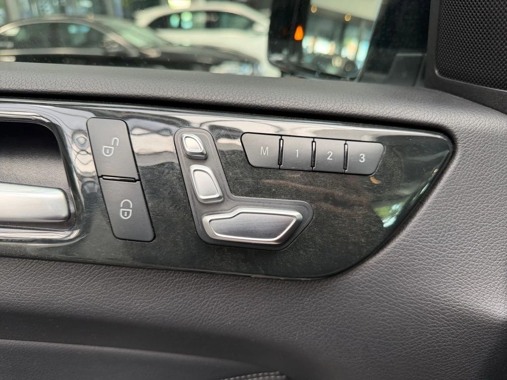 Mercedes-Benz-GLS 350 d-image-7