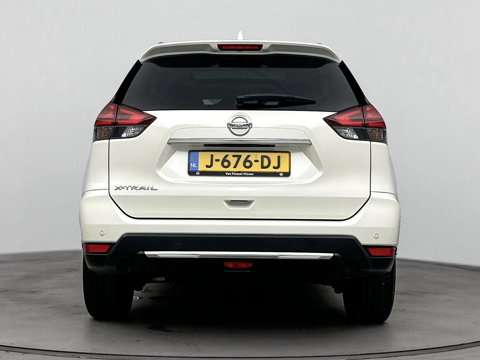 Nissan-X-Trail-image-2