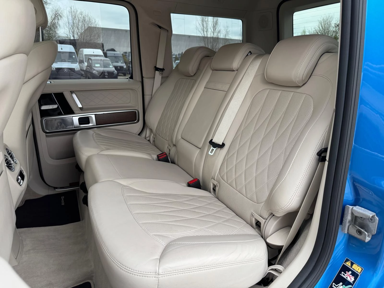 Mercedes-Benz-G-Klasse-image-9