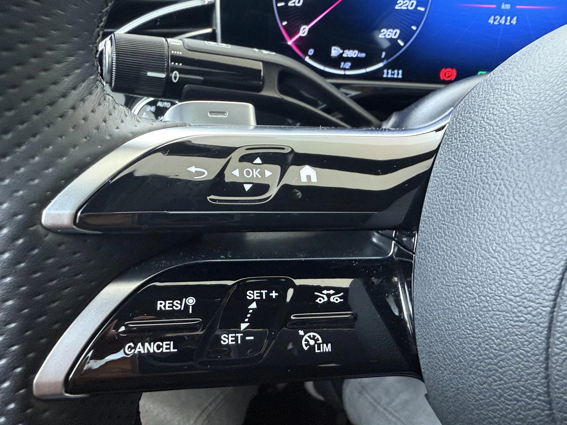 Mercedes-Benz-E-Klasse-image-12