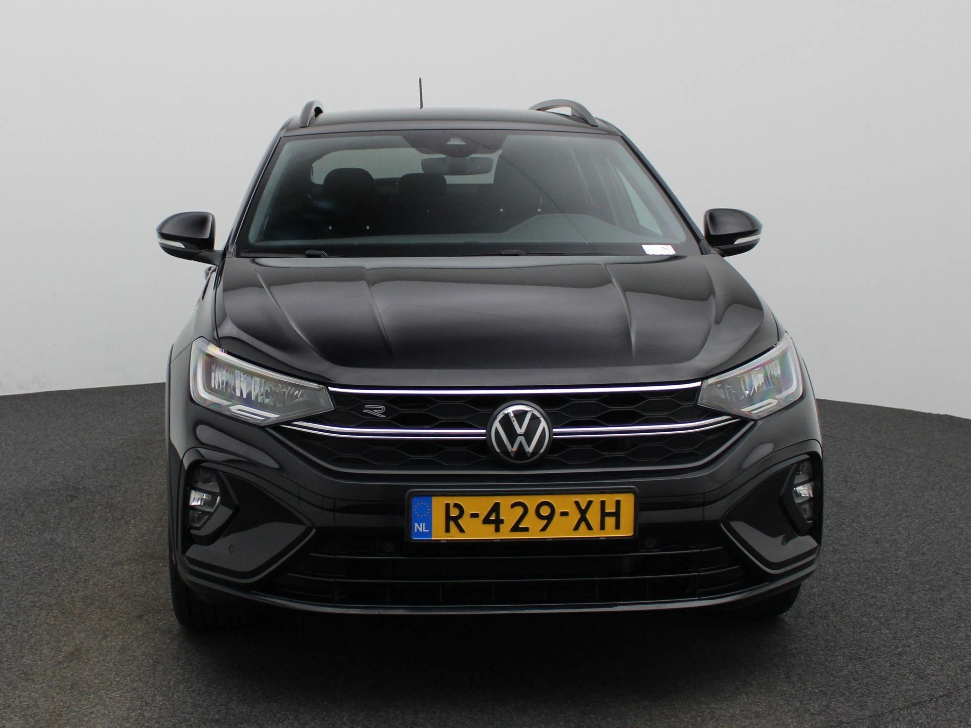Volkswagen-Taigo-image-2
